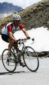 La Marmotte 2006 climbing Galibier.jpg (65225 bytes)